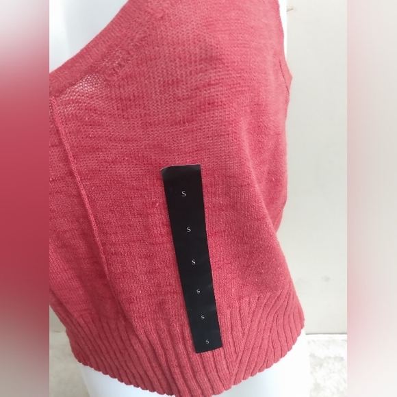 NWT banana Republic woman's size small red tank top - Picture 2 of 4